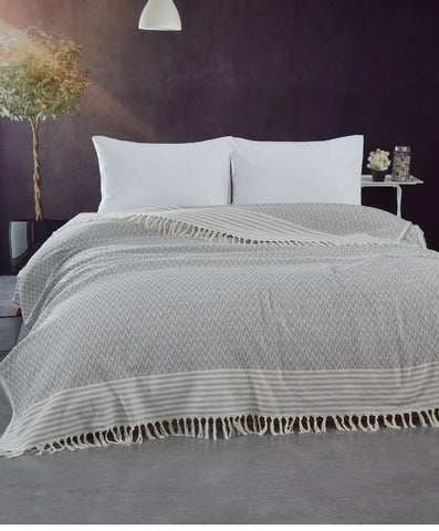 Elegant Bed Pique Cover